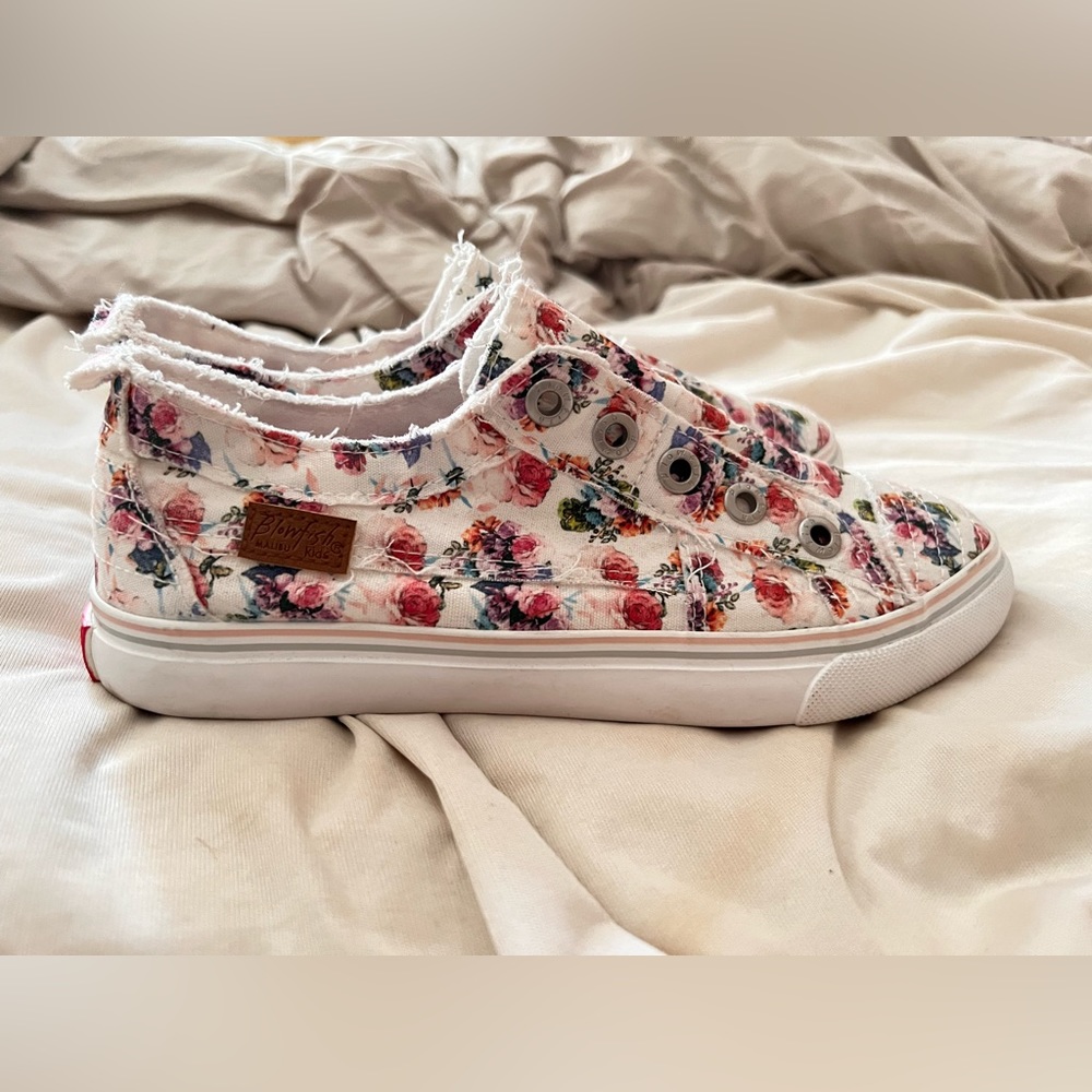 Blowfish Malibu Kids Floral Slip On Sneakers Size 5 NWOT